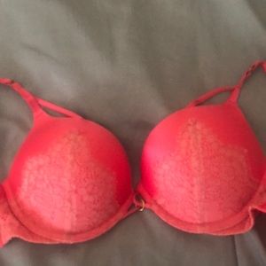 Victoria Secret Bombshell bra size 32C